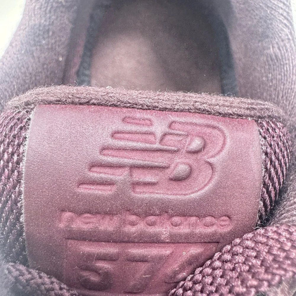 New Balance‎ 574 Molten Maroon Men 8.5 Maroon Gold Sneaker ML574MTC